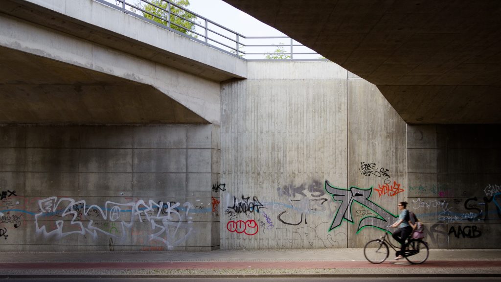 Foto: Unter der Brücke