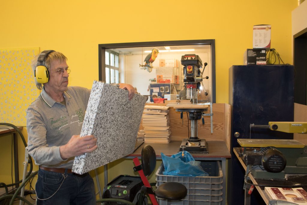 Vorbereitungen des Schiffes in der Holzwerkstatt
